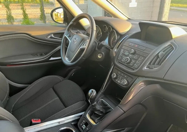 Opel Zafira cena 34900 przebieg: 190000, rok produkcji 2014 z Zambrów małe 301